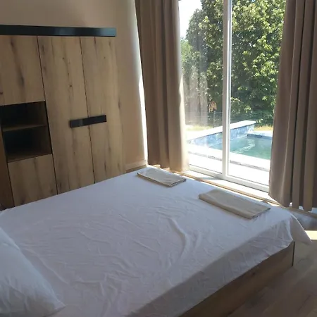 Marron Villa *